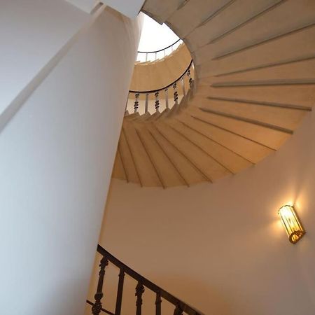 Queen Verona Luxury Apartment Экстерьер фото