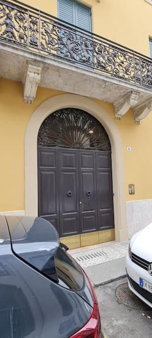 Queen Verona Luxury Apartment Экстерьер фото